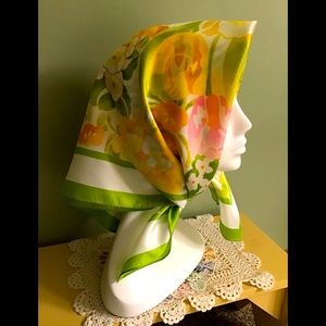 Vintage SM Kent Avon floral scarf, 70’s.